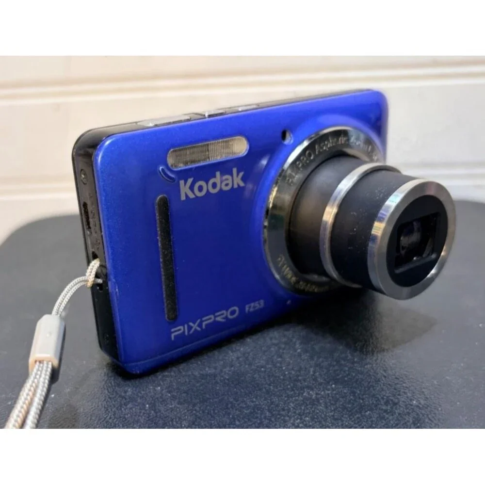 Kodak Pixpro FZ53 Digital Camera with 2 Batteries & charger *tested*